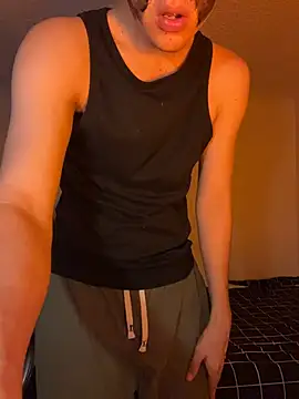 Snapshot of LiamMyst chatting on November 21, 2025, 11:15 pm LiamMyst online show from November 21, 2025, 11:15 pm