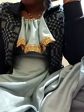 Snapshot of LOVE-VIKA chatting on November 27, 2025, 9:43 am LOVE-VIKA online show from November 27, 2025, 9:43 am