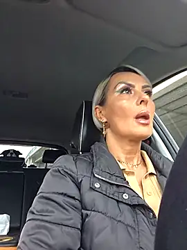 Snapshot of KirraWhite chatting on October 26, 2025, 6:58 am KirraWhite online show from October 26, 2025, 6:58 am