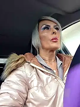 Snapshot of KirraWhite chatting on November 9, 2025, 6:17 am KirraWhite online show from November 9, 2025, 6:17 am