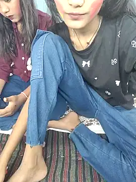 Unique girls90 online show from March 4, 2026, 7:49 am