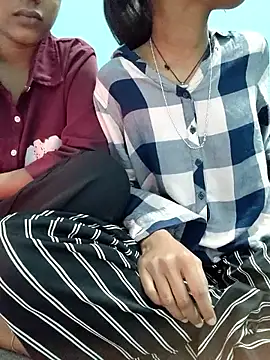 Unique girls90 online show from January 12, 2026, 2:02 pm