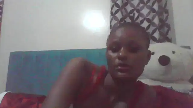 Snapshot of Famous-ryleigh chatting on October 16, 2025, 8:39 pm Famous-ryleigh online show from October 16, 2025, 8:39 pm