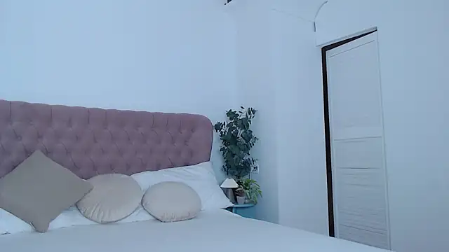 Snapshot of Naughty_kittyy1 chatting on October 16, 2025, 7:27 am Naughty kittyy1 online show from October 16, 2025, 7:27 am
