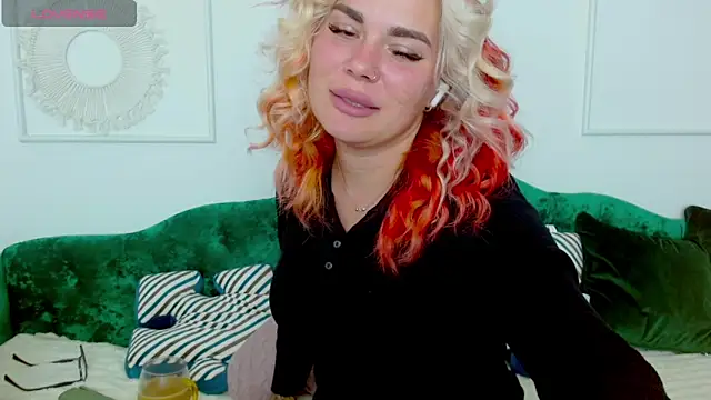 Snapshot of Naughty_kittyy1 chatting on October 11, 2025, 7:59 pm Naughty kittyy1 online show from October 11, 2025, 7:59 pm