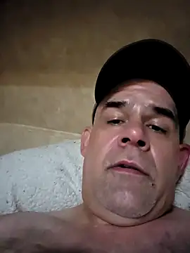Snapshot of DeeBestEver chatting on October 4, 2025, 12:01 am DeeBestEver online show from October 4, 2025, 12:01 am