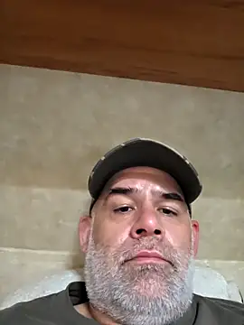 Snapshot of DeeBestEver chatting on October 2, 2025, 8:34 pm DeeBestEver online show from October 2, 2025, 8:34 pm