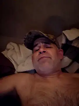 Snapshot of DeeBestEver chatting on October 27, 2025, 1:23 pm DeeBestEver online show from October 27, 2025, 1:23 pm