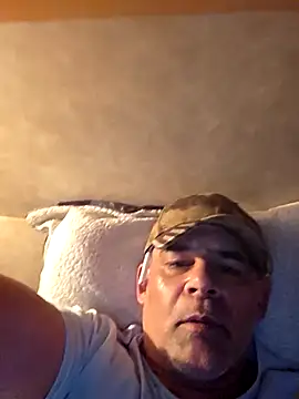 Snapshot of DeeBestEver chatting on November 9, 2025, 11:20 pm DeeBestEver online show from November 9, 2025, 11:20 pm