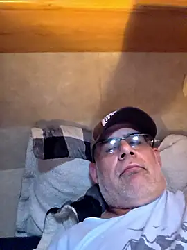 Snapshot of DeeBestEver chatting on October 9, 2025, 10:54 pm DeeBestEver online show from October 9, 2025, 10:54 pm