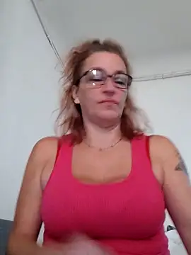 Snapshot of Fifi83Bell chatting on October 24, 2025, 8:35 am Fifi83Bell online show from October 24, 2025, 8:35 am