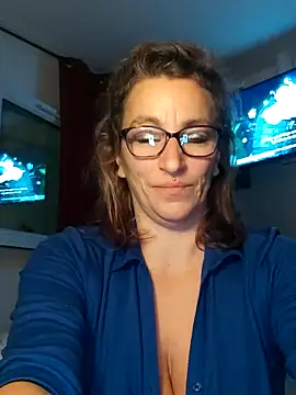 Snapshot of Fifi83Bell chatting on December 18, 2025, 12:49 am Fifi83Bell online show from December 18, 2025, 12:49 am