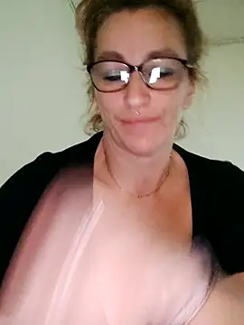 Snapshot of Fifi83Bell chatting on November 8, 2025, 2:53 pm Fifi83Bell online show from November 8, 2025, 2:53 pm