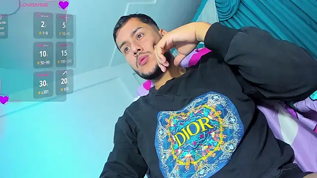 Snapshot of Hot_Latino_boy_ chatting on October 17, 2025, 5:00 am Hot Latino boy online show from October 17, 2025, 5:00 am