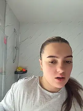 Snapshot of Victoria6989 chatting on May 18, 2026, 9:03 am Victoria6989 online show from May 18, 2026, 9:03 am