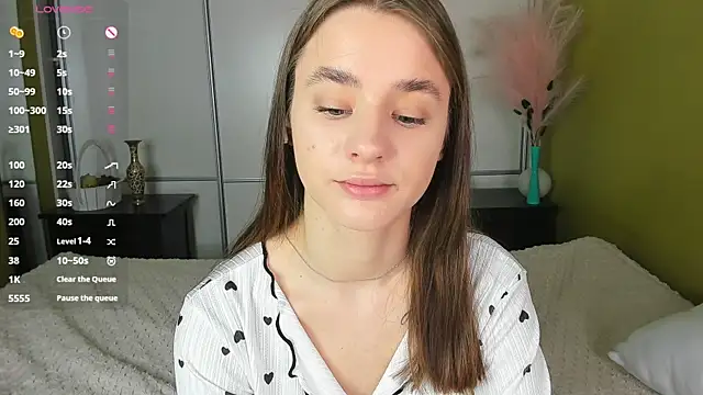 JinnyMcie online show from March 25, 2026, 9:30 am