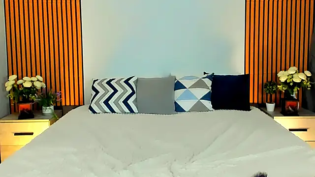 SugarWhisper online show from April 18, 2026, 7:58 pm