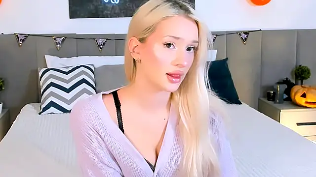 SugarWhisper online show from October 30, 2025, 2:58 pm