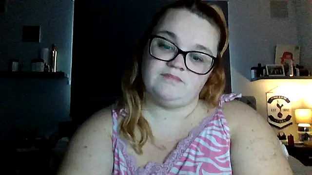 Curvy-AmyX online show from October 19, 2025, 1:25 pm