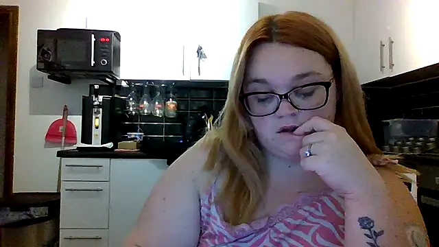 Curvy-AmyX online show from October 15, 2025, 10:18 pm