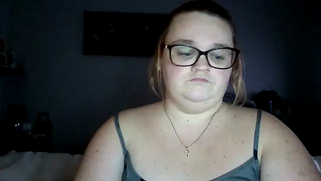 Curvy-AmyX online show from October 20, 2025, 7:47 pm