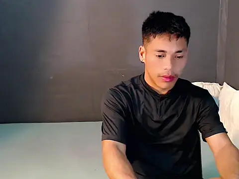 Snapshot of Cute_Lucas chatting on October 13, 2025, 2:13 am Cute Lucas online show from October 13, 2025, 2:13 am