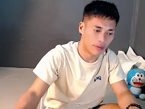 Snapshot of Cute_Lucas chatting on October 15, 2025, 4:37 pm Cute Lucas online show from October 15, 2025, 4:37 pm