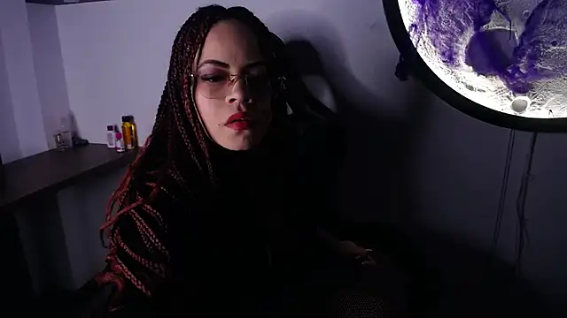 juliana-97 online show from October 15, 2025, 4:11 am