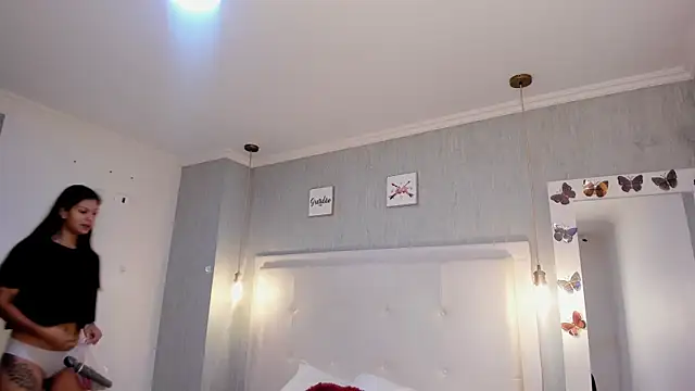 Snapshot of is_a_bell chatting on November 17, 2025, 1:37 pm is a bell online show from November 17, 2025, 1:37 pm