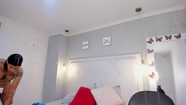 Snapshot of is_a_bell chatting on November 10, 2025, 1:38 pm is a bell online show from November 10, 2025, 1:38 pm