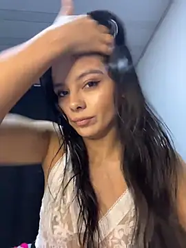 SaraMistick online show from November 20, 2025, 10:38 am