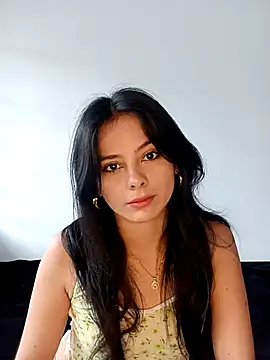 Snapshot of SaraMistick chatting on October 8, 2025, 12:17 pm SaraMistick online show from October 8, 2025, 12:17 pm