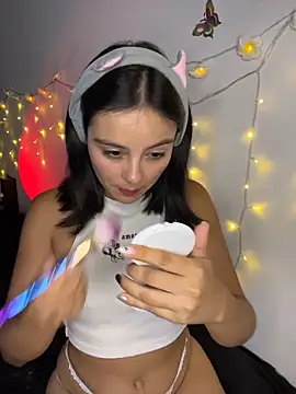 SaraMistick online show from April 14, 2026, 11:37 am