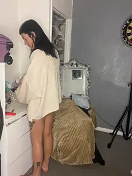 LolaReaX online show from February 7, 2026, 9:06 am