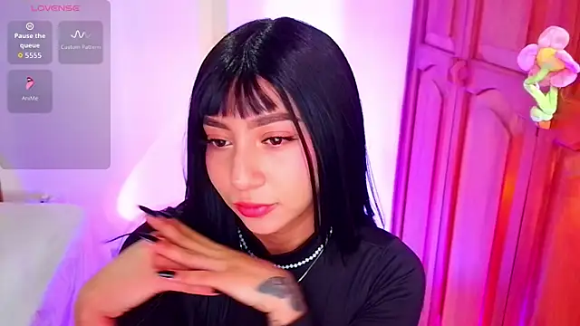 Snapshot of emma_web_ chatting on October 8, 2025, 3:13 pm emma web online show from October 8, 2025, 3:13 pm