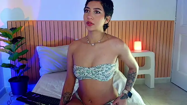 emma web  online show from May 28, 2026, 5:08 pm