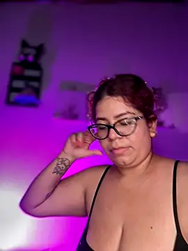 Snapshot of Solaangel_ chatting on December 22, 2025, 11:05 pm Solaangel online show from December 22, 2025, 11:05 pm