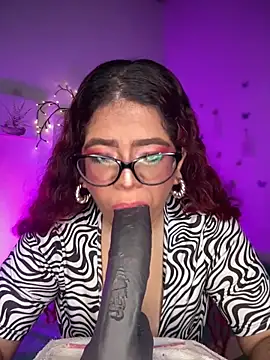 Snapshot of Solaangel_ chatting on February 17, 2026, 11:02 pm Solaangel online show from February 17, 2026, 11:02 pm