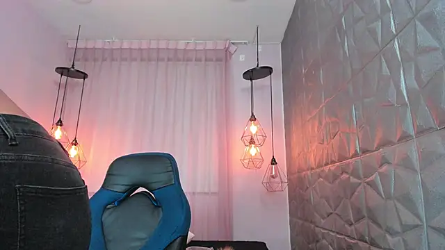 MADDY MAGIC online show from November 7, 2025, 7:51 pm