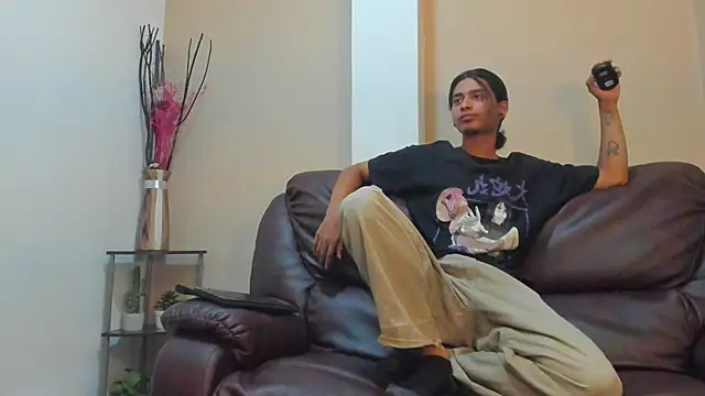 Dickie Dicking online show from October 3, 2025, 8:43 pm