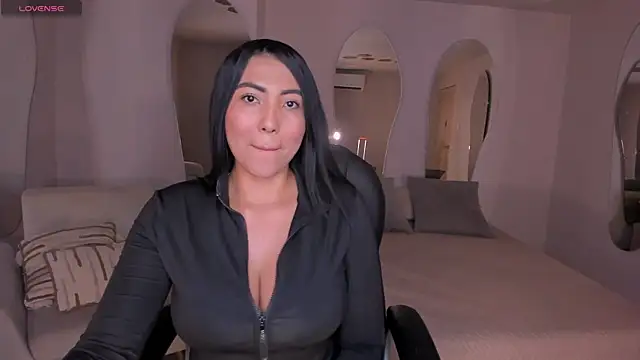 NatalieLewis online show from June 5, 2026, 12:11 pm