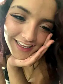 Snapshot of AuroraPink_ chatting on October 17, 2025, 5:33 am AuroraPink online show from October 17, 2025, 5:33 am