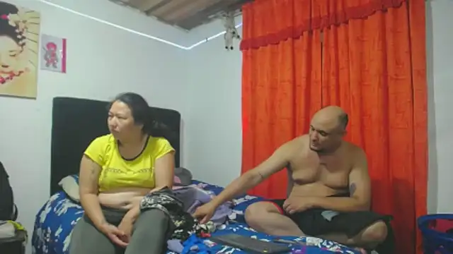 Snapshot of Meloncillo_and_Babyliss99 chatting on February 14, 2026, 1:06 am Meloncillo and Babyliss99 online show from February 14, 2026, 1:06 am