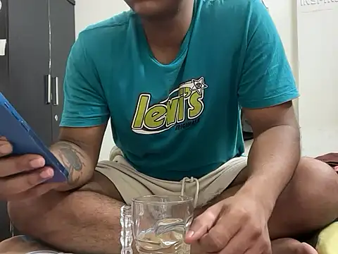 Snapshot of YourBlackBull chatting on November 24, 2025, 7:14 pm YourBlackBull online show from November 24, 2025, 7:14 pm