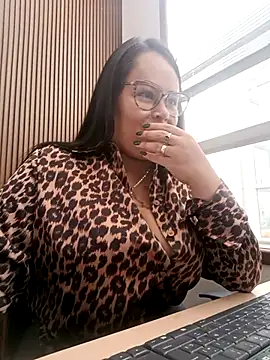 Italia 12 online show from November 11, 2025, 2:34 pm