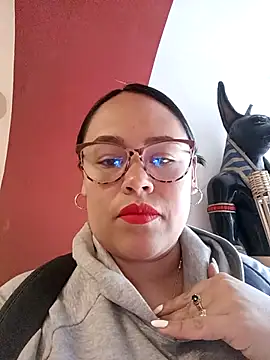 Snapshot of Italia_12 chatting on October 6, 2025, 9:37 pm Italia 12 online show from October 6, 2025, 9:37 pm