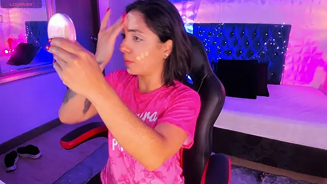 Snapshot of isaa_dl chatting on November 7, 2025, 10:13 pm isaa dl online show from November 7, 2025, 10:13 pm