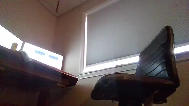 Snapshot of StroknGoon69 chatting on November 14, 2025, 5:27 pm StroknGoon69 online show from November 14, 2025, 5:27 pm