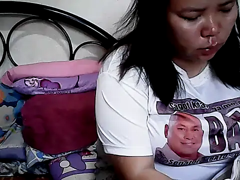Snapshot of HornyPussie69 chatting on May 11, 2026, 11:35 pm HornyPussie69 online show from May 11, 2026, 11:35 pm