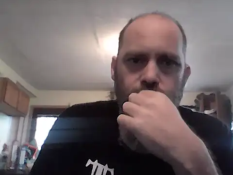 Snapshot of crazyheratic8 chatting on February 10, 2026, 10:31 pm crazyheratic8 online show from February 10, 2026, 10:31 pm